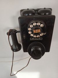 1920 ORIGINAL TELEPHONE