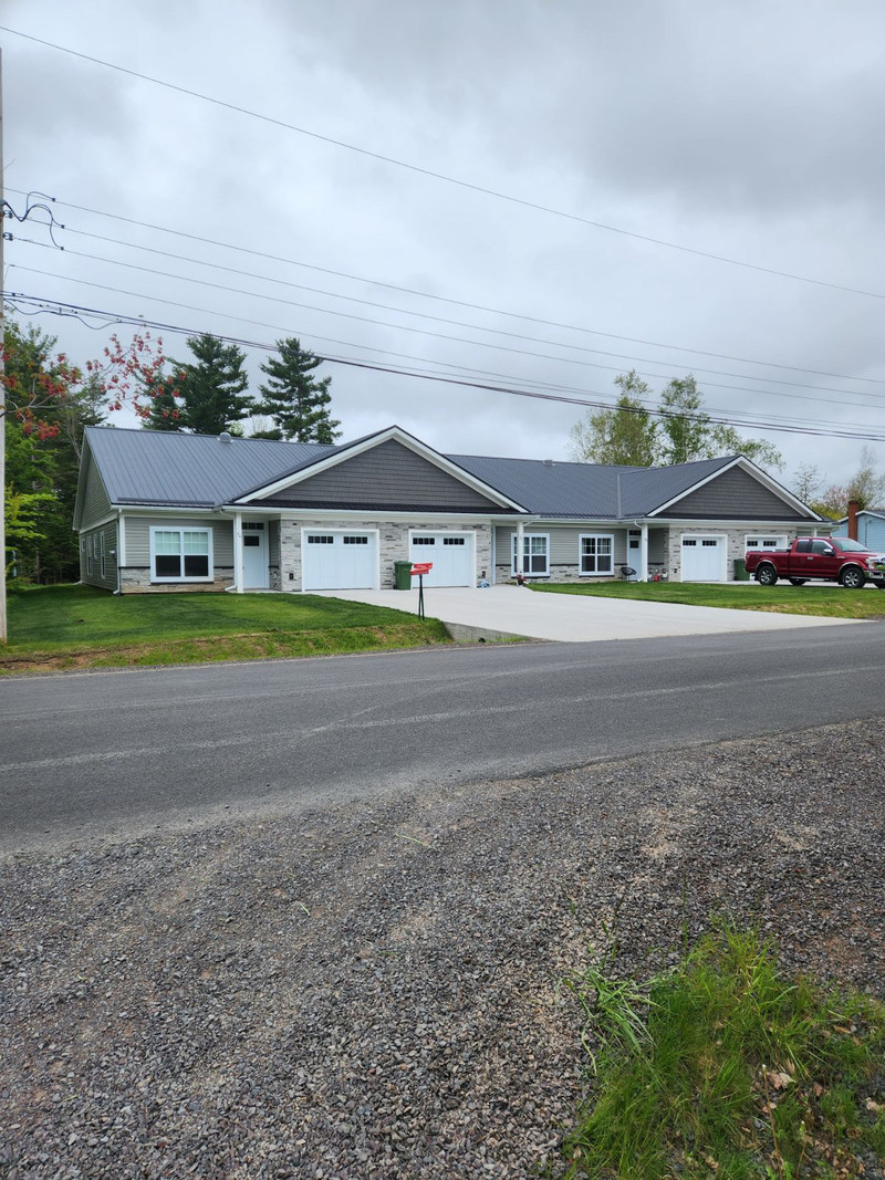 New Spacious SemiDetached 2 br 1 den One Level Apartment Long Term Rentals Annapolis Valley