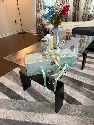 Cofee table for sale near mount pleasant go station Street locomotive crescent Brampton