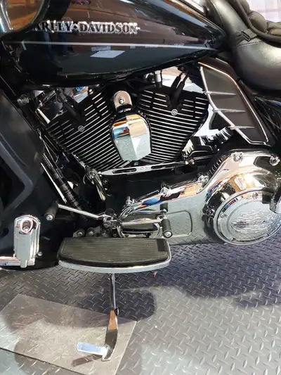 Harley Davidson FLHTK 2014,très bien entretenue,bearing avant et arrière changés, pneus neufs et les...