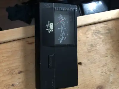 Korg gt-1 Guitar tuner., View more