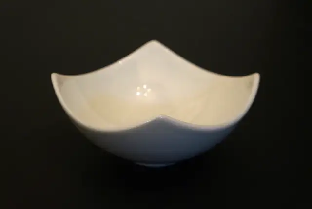3 BOWRING Small Square Bowls - White in Kitchen & Dining Wares in City of Toronto - Image 4