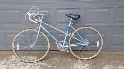 Vintage Supercycle Medalist Road Bike (27”X1 1/4), View more