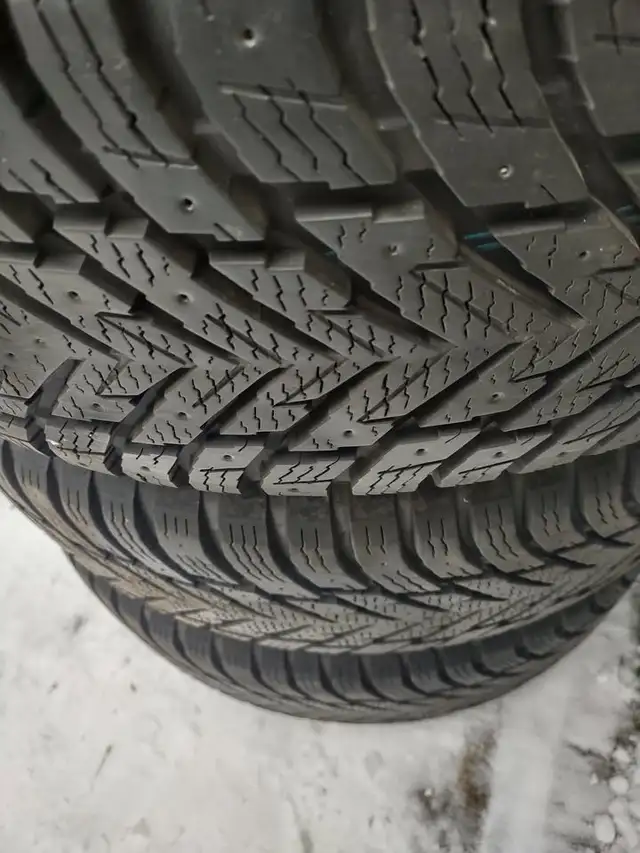 4 pneus hiver Nokian Hakkapeliitta10 255-60R18 comme neufs in Other in Laval / North Shore - Image 4