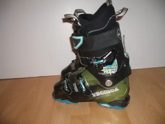 Touring Ski Boots Tecnica  fit   8 fem/ 7 men / 25-25.5 mo in Ski in City of Montréal - Image 4