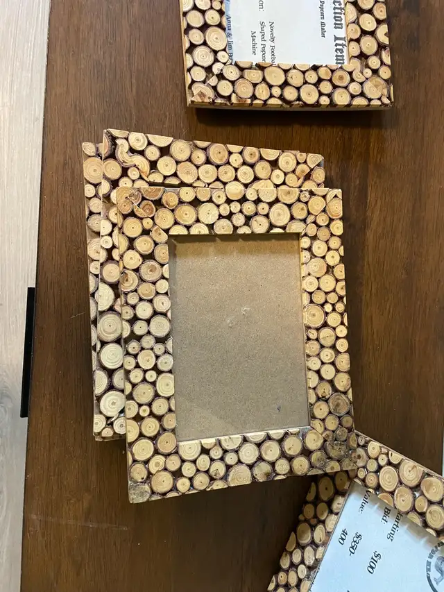 Set of Rustic Wood Slice Photo Frames – Cabin / Farmhouse Decor in Home Décor & Accents in Ottawa - Image 4