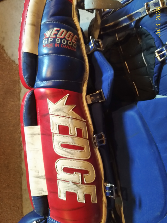 Adult Ice Hockey Goalie equipment for sale in Hockey in Mississauga / Peel Region - Image 3