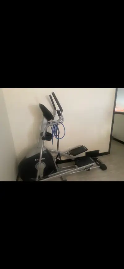 Get ready to elevate your fitness routine with this Horizon elliptical trainer, perfect for achievin...