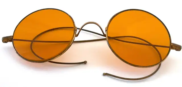Antiquité 1920 Collection Lunettes teintées WILLSON USA in Arts & Collectibles in Lévis - Image 2