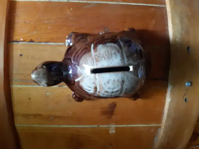 $25.00 ~ RARE  Pottery Tortoise Bank ~ in Arts & Collectibles in St. Catharines - Image 8