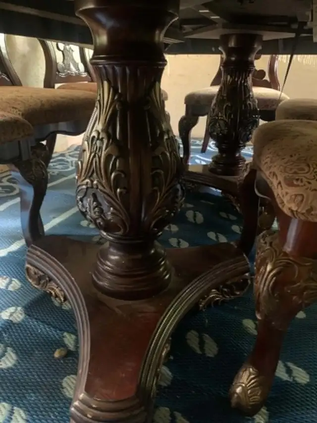 Dining table, solid wood, 8 chairs. in Dining Tables & Sets in Oshawa / Durham Region - Image 6
