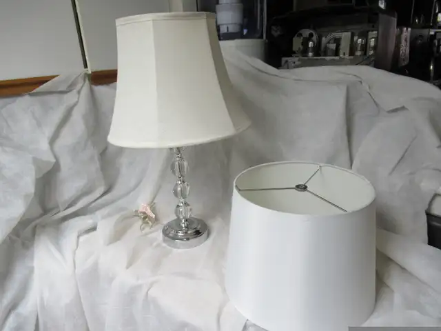 Table Lamp in Indoor Lighting & Fans in City of Toronto - Image 4