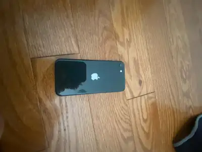 Iphone SE 2020 (unlocked), View more