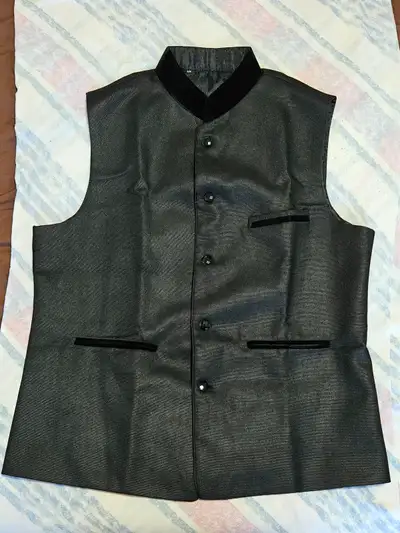 BRAND NEW MEN'S VEST (SIZE 44 - BLACK/BLUE), View more