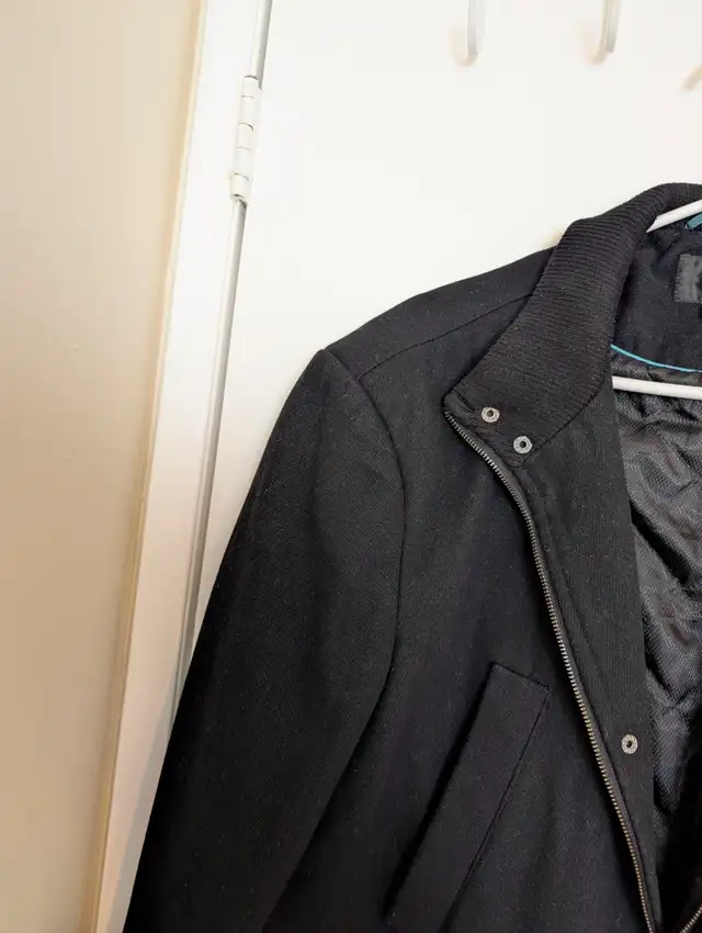 Men's Fabric Winter Jacket Size Large in Men's in Edmonton - Image 4
