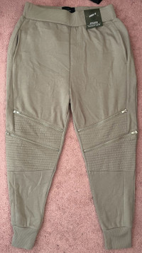 Brand New With Tags Men’s Jogger Pant Size Large $30