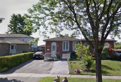 2 Bedroom Basement Apartment, Erindale Station/Central Parkway