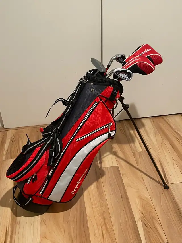 youth golf club set left handed LH with bag in Golf in City of Halifax - Image 4