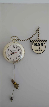 SPARTUS Reverse Bar Clock