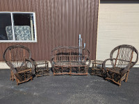 BENT WILLOW PATIO SET COMPLETE  5 PIECES & CUSHIONS