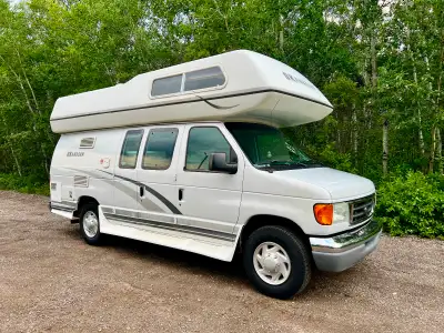 *171,000 kms *V8 gas-powered 5.4L RWD *well-maintained & runs great *new brakes & recent oil change...