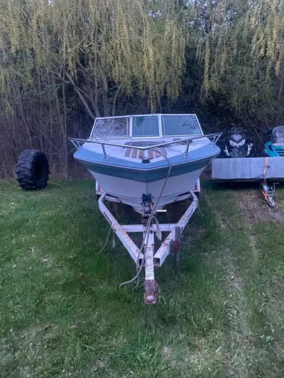 1987 Grew 208 powered with 4.3 L V-6 Chevrolet block 205 HP. Mercruiser Alpha One outdrive Was tarpe...