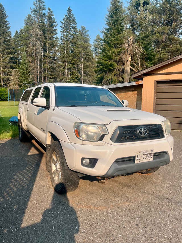 2012 Toyota Tacoma in Cars & Trucks in Thunder Bay