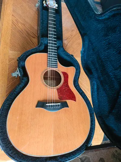 Taylor 514 CE . Great sthape. Older model