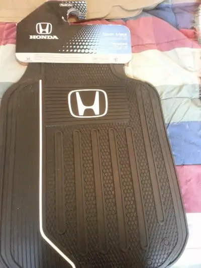 HONDA .. 2 PIECE CAR MAT SET .. BLACK .. NEW .. PICK UP SOUTH EAST HAMILTON MOUNTAIN .. DICKENSON &...