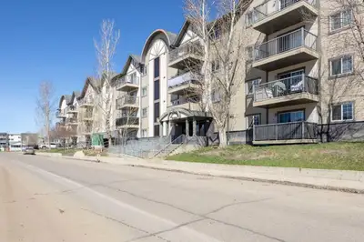2-bedroom 2-bath condo in downtown