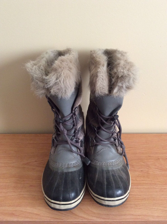 Womens Sorel Suede Lined Winter Boots Size 5 Waterproof  in Women's - Shoes in Fredericton