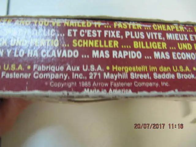 Vintage Blue Arrow T-55 Gun Tacker & 3000+ Staples XCond Cir1985 in Arts & Collectibles in Mississauga / Peel Region - Image 6