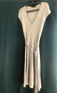 Robe mi-longue grise claire en rayonne Zara