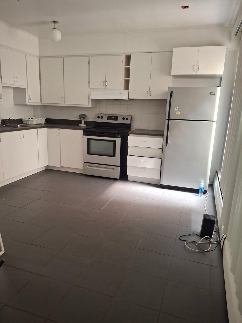 appartement 4 1/2 a louer proche de H EC Montreal 2