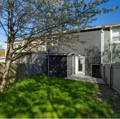 Please tell me a little bit about yourself upon writing! Newly Renovated 3-Bedroom Home for Rent | D...