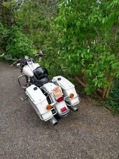 Police trimmed, twin Cam from US 19000 miles on odometer, I've owned 8 years. Good condition. Extras...