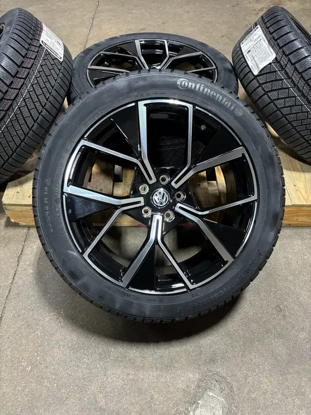 19” VW Tiguan winter tires and rims continental  in Tires & Rims in Markham / York Region - Image 3