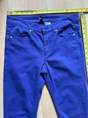 H&M Divided blue skinny jeans $10, size 8, high waist in Women's - Bottoms in Oakville / Halton Region - Image 5