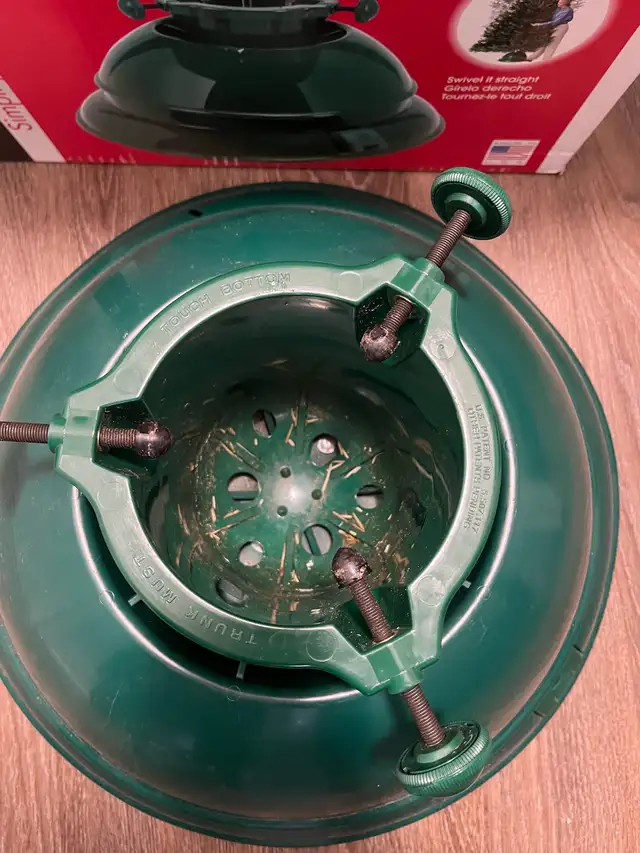 Christmas Tree Base537544273985556481