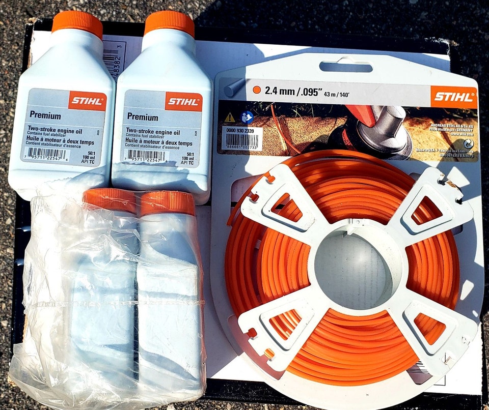 STIHL Weed Trimmer Engine Oil & String | Lawnmowers & Leaf Blowers ...