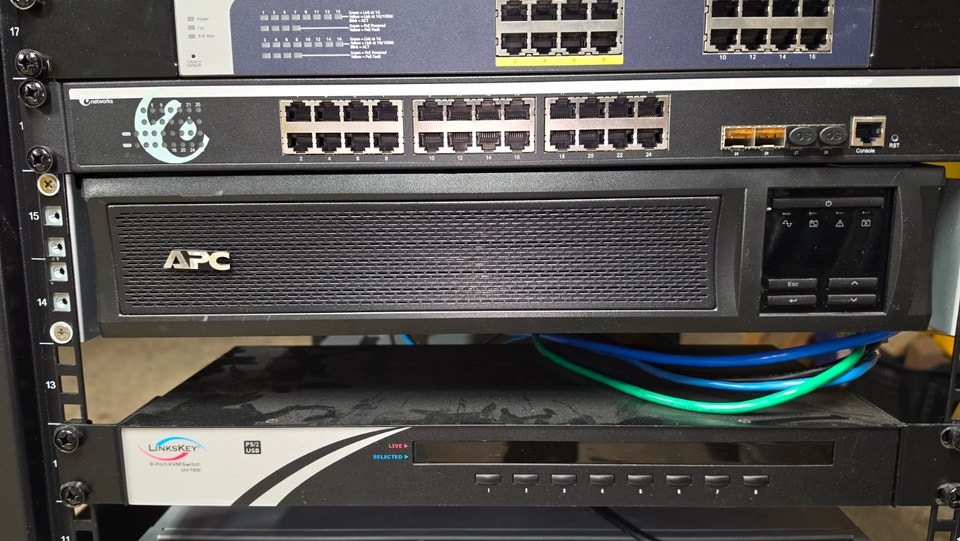 APC Smart-UPS SMX1500RM2U 1500VA Rackmount UPS – New Batteries ...