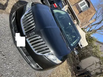 Selling my Limited Edition Lincoln MKX. Very solid-build Canadian car! Naturally aspirated Mustang-t...