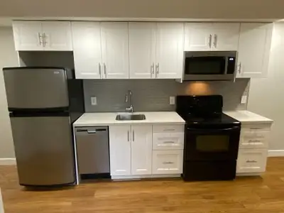 2 Bed Apartment Available Aug 1- ALL INCLUSIVE
