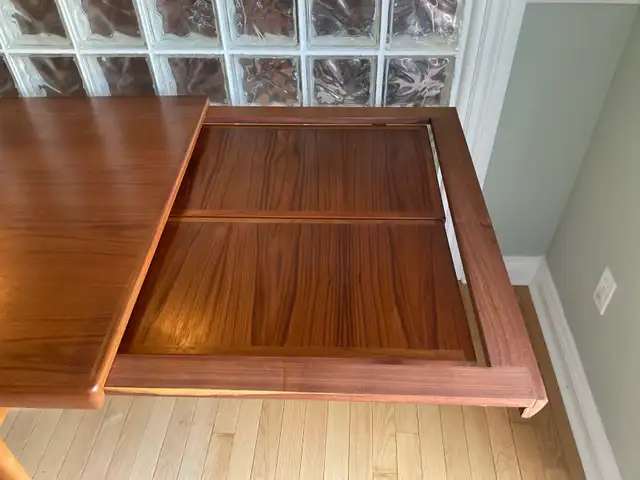 Mid-century Modern Teak Dining Room Table for Sale in Dining Tables & Sets in Ottawa - Image 6