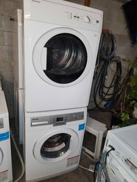 Blomberg 24"Condo Size Compact Washer Dryer 