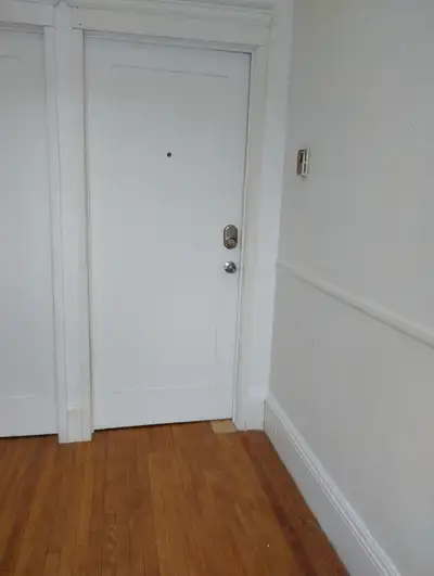 Chambre chauffée pour travailleur, meublée, Wifi inclus, cuisine équipée, laveuse-sécheuse, balcon a...