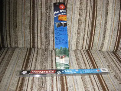 BALAI ESSUIE-GLACE HIVER 22'' EN TEFLON ET LAME ESSUIE-GLACE ÉTÉ 20'' COUPABLE EN LONGUEUR MOINDRE E...