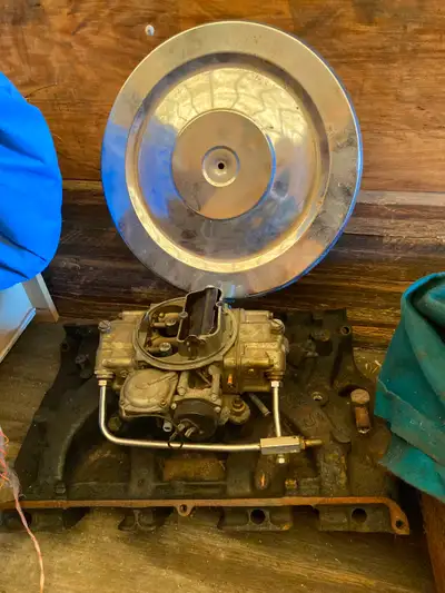 Fits Ford FFE, big block engine. The 750 Holly is used & mounted on a a hi rise centre manifold. I a...