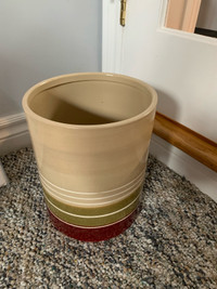 Ceramic waste basket 