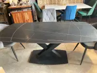 Table en ceramic 